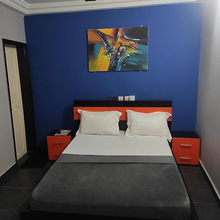 Royal Blue Guest House & Bar Lomé Dış mekan fotoğraf