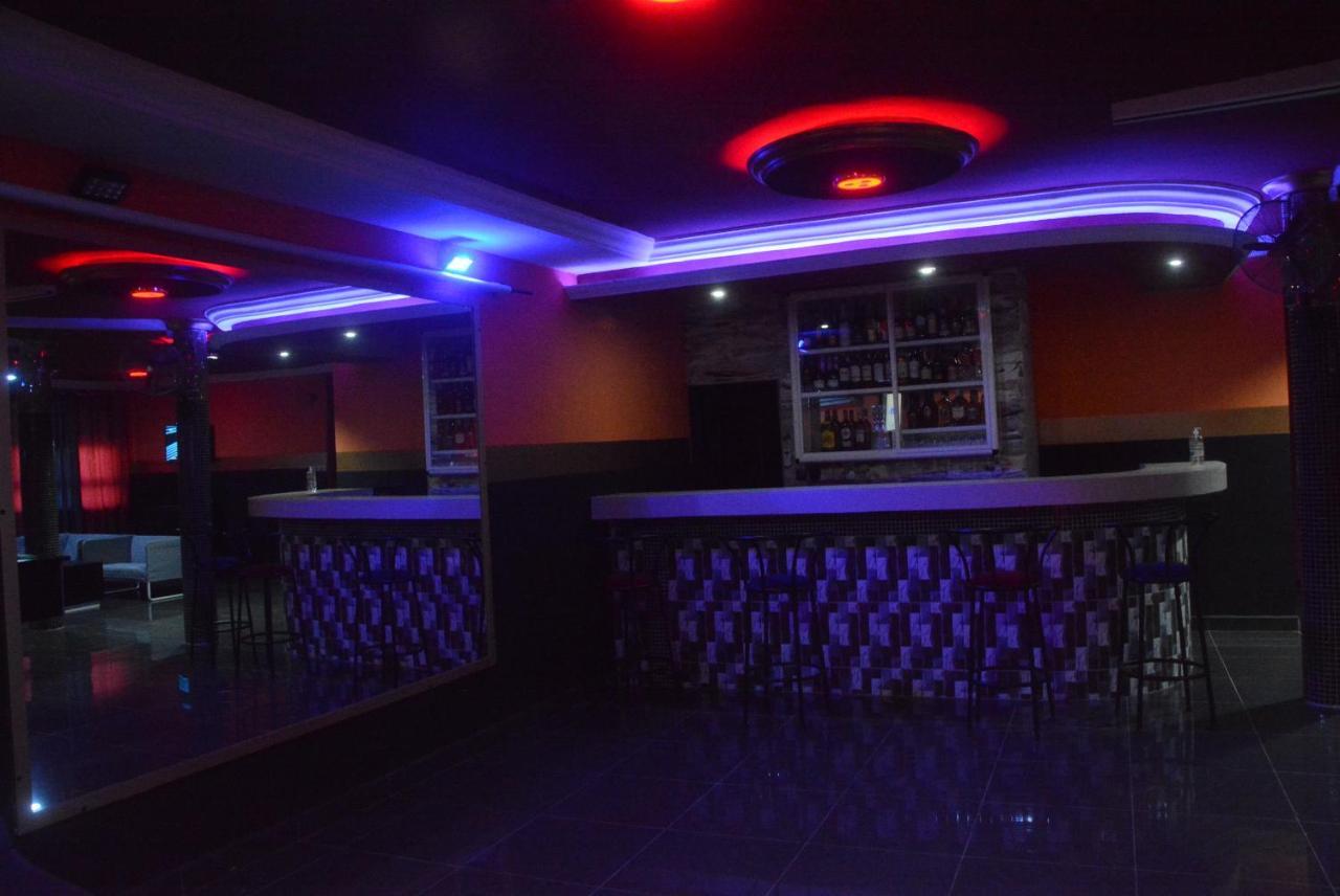 Royal Blue Guest House & Bar Lomé Dış mekan fotoğraf