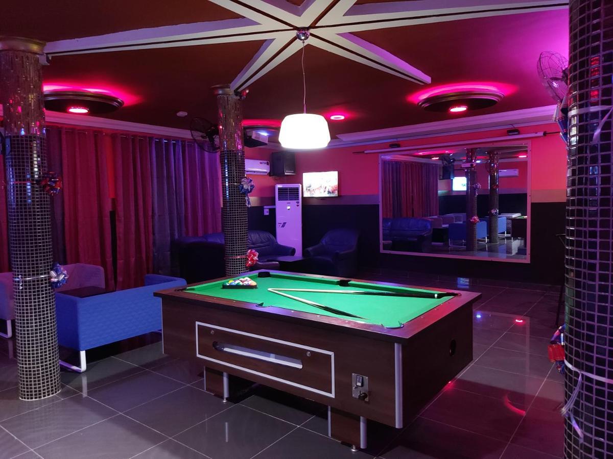 Royal Blue Guest House & Bar Lomé Dış mekan fotoğraf