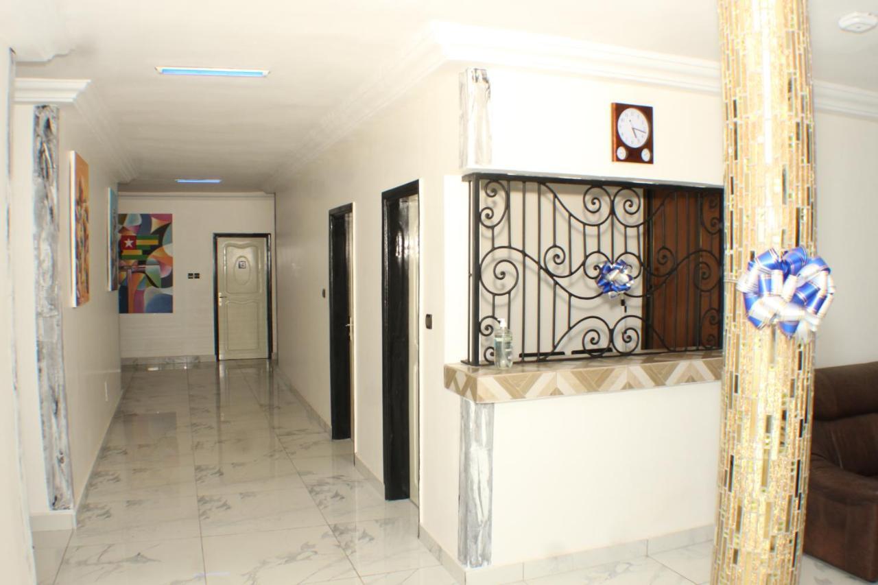 Royal Blue Guest House & Bar Lomé Dış mekan fotoğraf