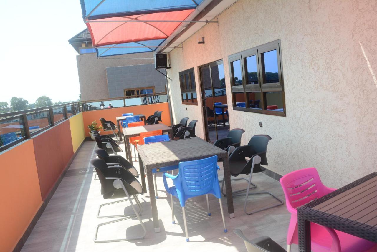 Royal Blue Guest House & Bar Lomé Dış mekan fotoğraf