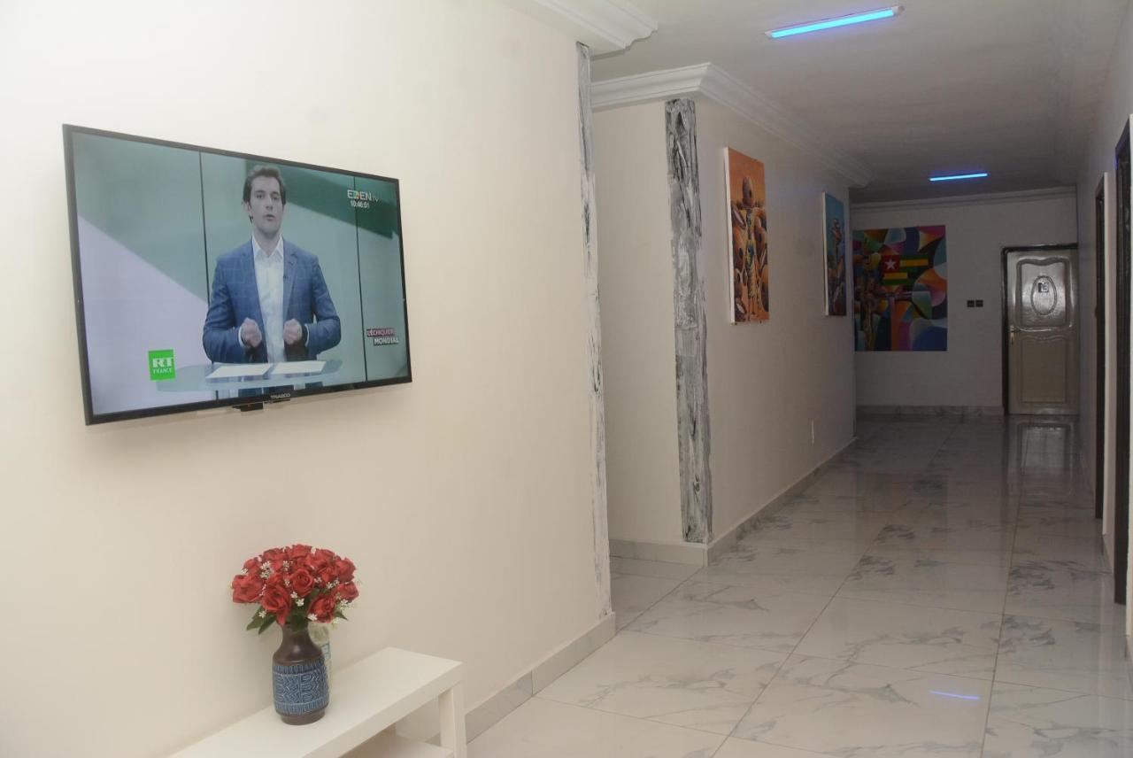 Royal Blue Guest House & Bar Lomé Dış mekan fotoğraf