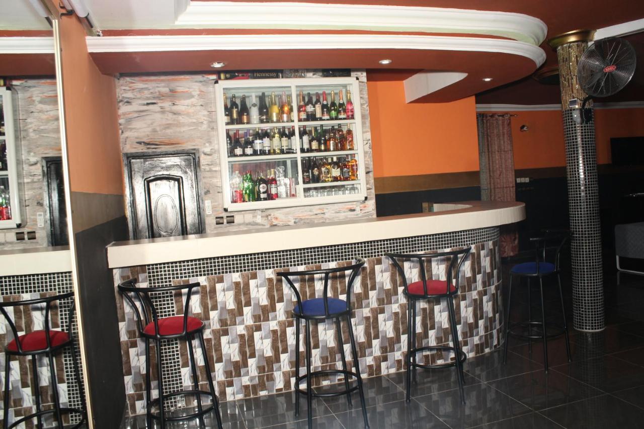 Royal Blue Guest House & Bar Lomé Dış mekan fotoğraf