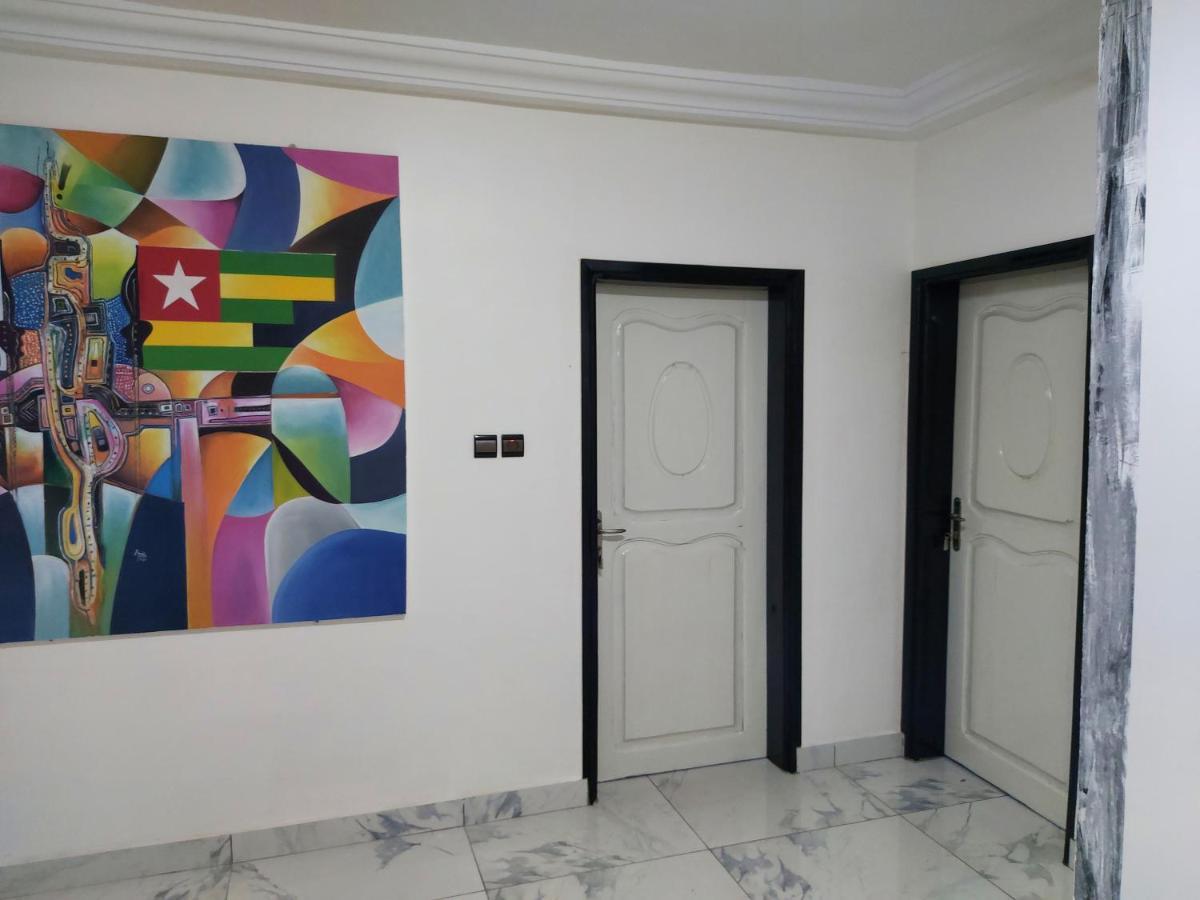 Royal Blue Guest House & Bar Lomé Dış mekan fotoğraf