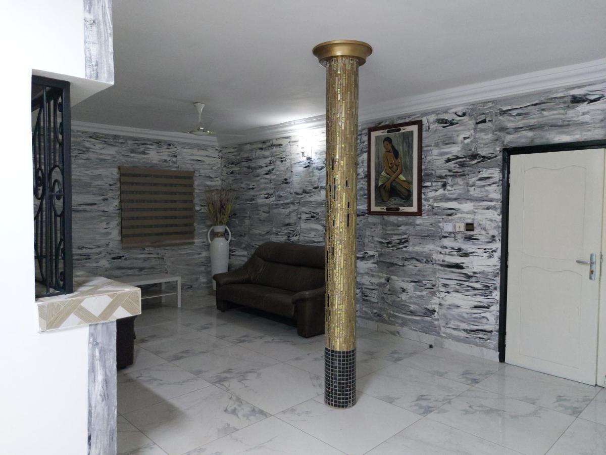 Royal Blue Guest House & Bar Lomé Dış mekan fotoğraf