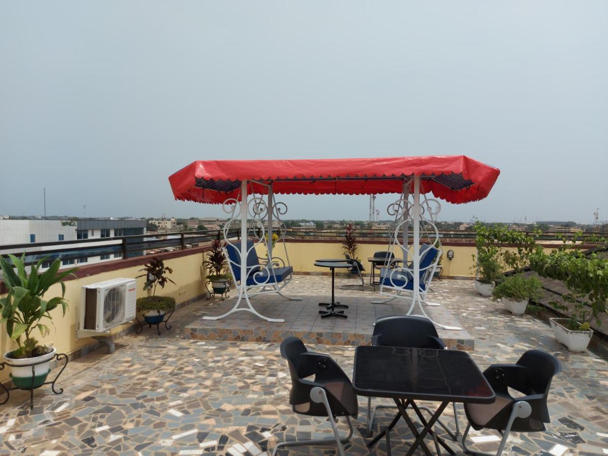 Royal Blue Guest House & Bar Lomé Dış mekan fotoğraf