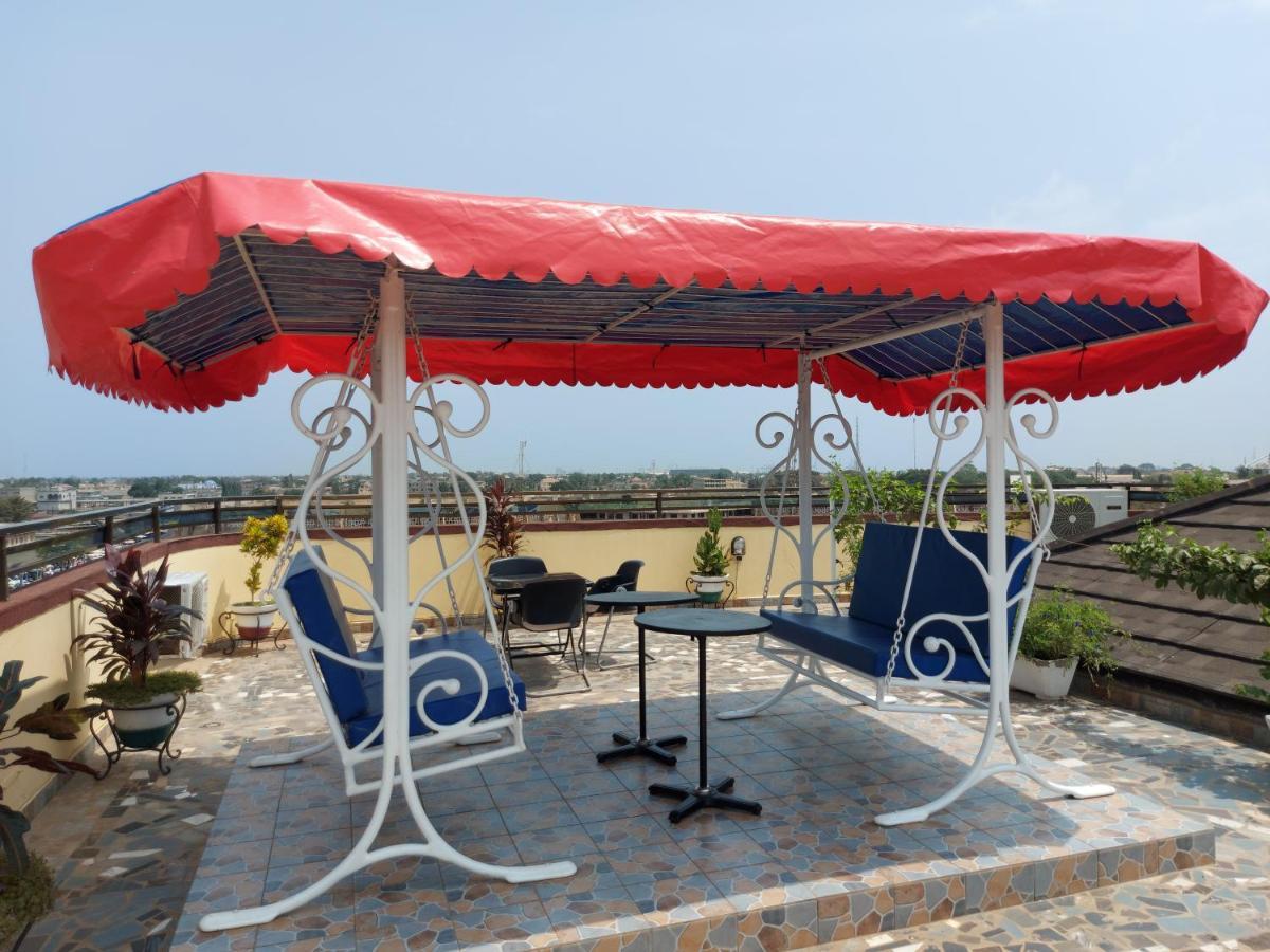 Royal Blue Guest House & Bar Lomé Dış mekan fotoğraf