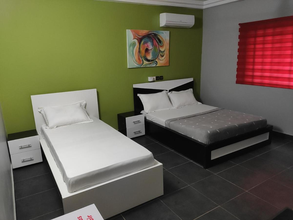 Royal Blue Guest House & Bar Lomé Dış mekan fotoğraf