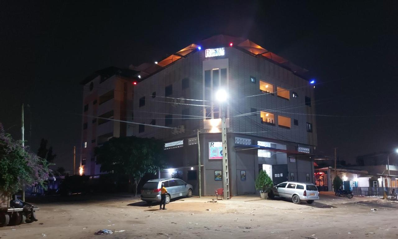 Royal Blue Guest House & Bar Lomé Dış mekan fotoğraf