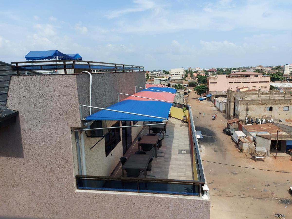 Royal Blue Guest House & Bar Lomé Dış mekan fotoğraf