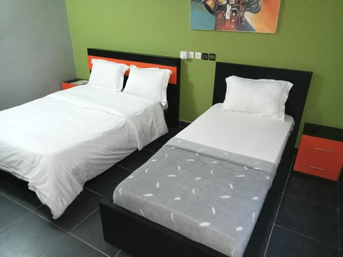 Royal Blue Guest House & Bar Lomé Dış mekan fotoğraf