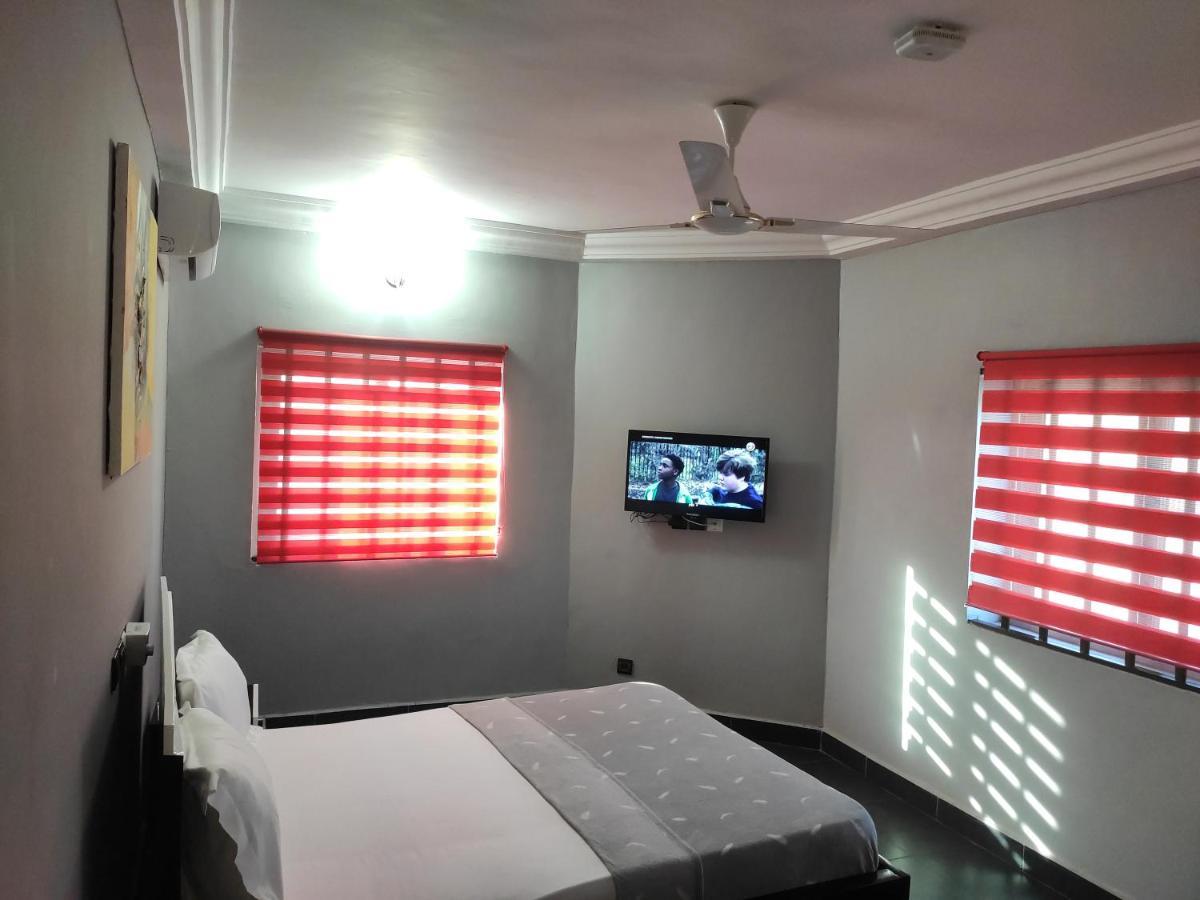 Royal Blue Guest House & Bar Lomé Dış mekan fotoğraf