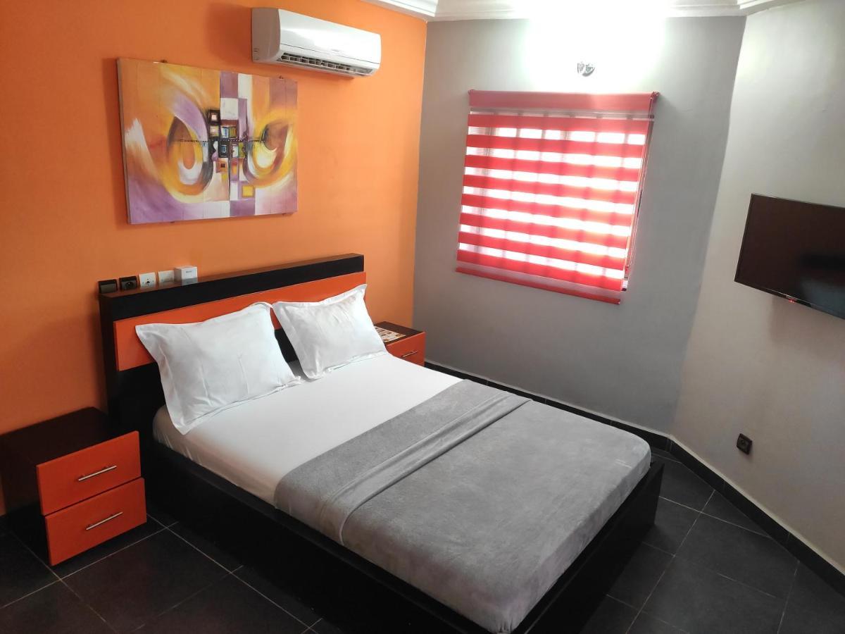 Royal Blue Guest House & Bar Lomé Dış mekan fotoğraf
