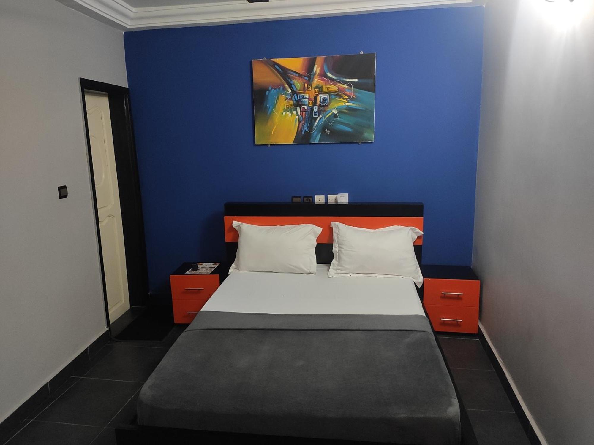 Royal Blue Guest House & Bar Lomé Dış mekan fotoğraf