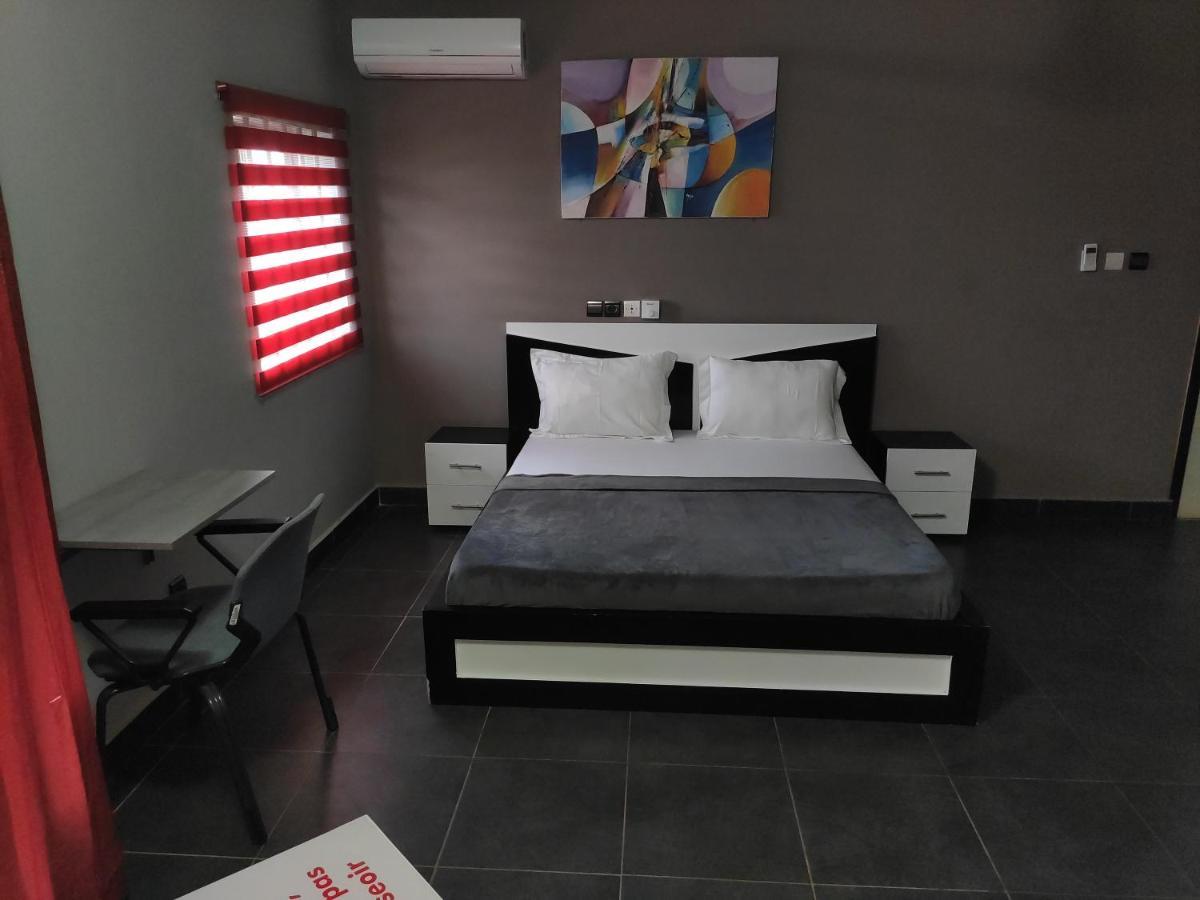 Royal Blue Guest House & Bar Lomé Dış mekan fotoğraf